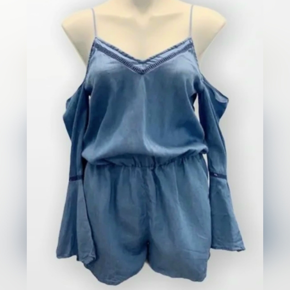 Design Lab off sholder Jumpsuit - Picture 2 of 11